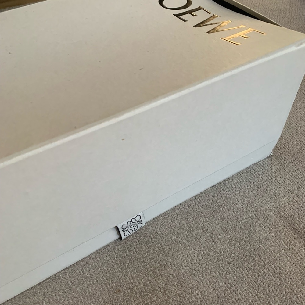 NWT size 41  monogram canvas Loewe Beige and White Sneakers - Picture 2 of 8